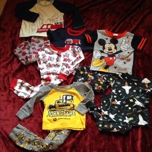 BOYS 2T MATCHING PAJAMAS